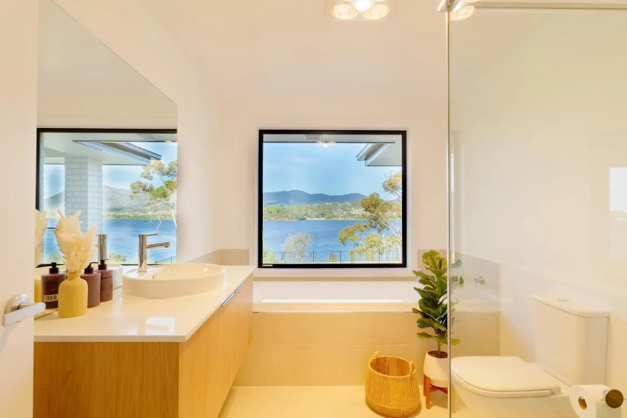 Hobart Luxury Waterfront Retreat 4Br Award-Winning Stay Australia